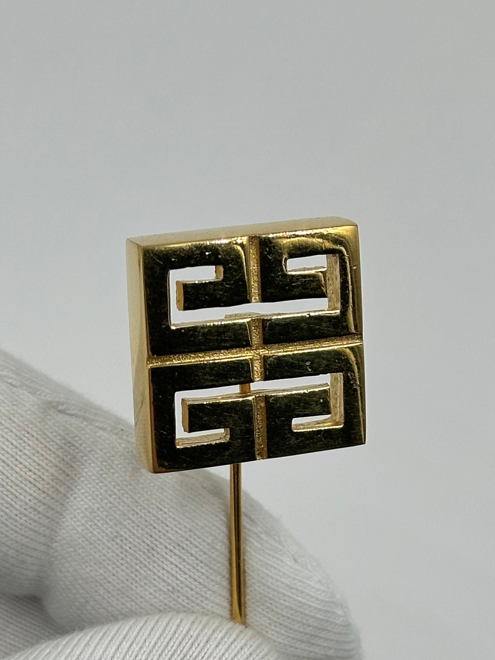 Брошь булавка Лого Givenchy 1978 год