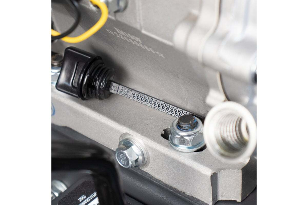 Снегоуборщик бензиновый гусеничный Verton SB-1576LТE