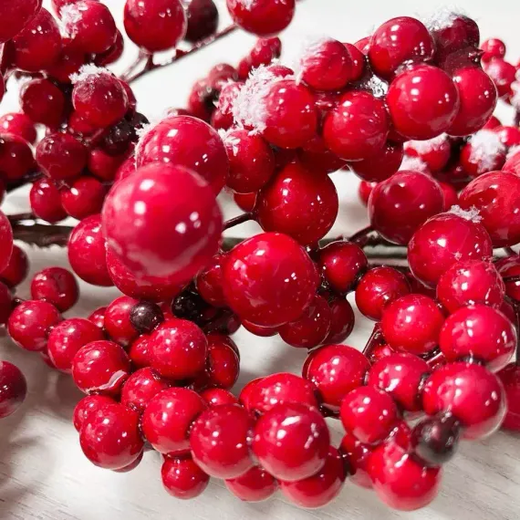 Ветвь заснеженная из красно-бордовых ягод 55 см., Christmas DeLuxe (87346)