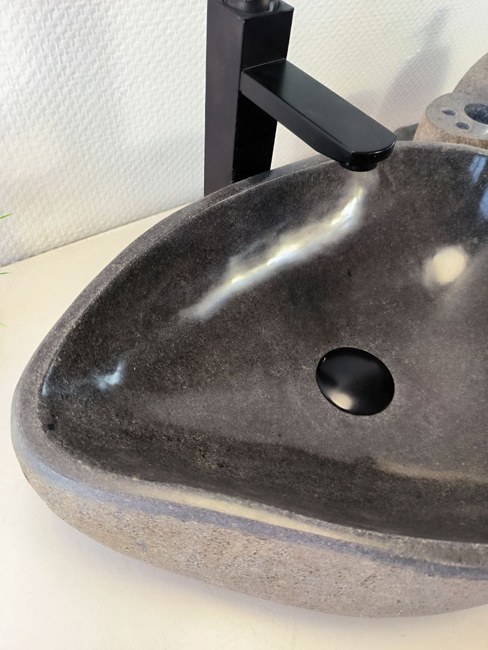 Раковина из речного камня RS-65970 49х35х15 из натурального камня