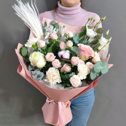 Авторский букет в розовой гамме