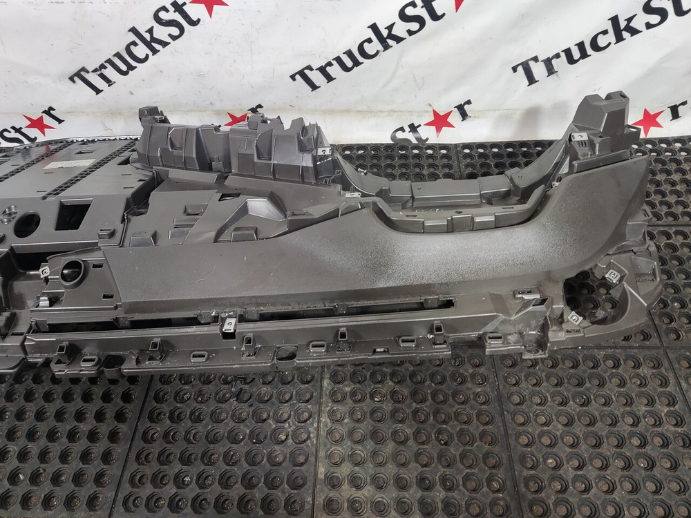 Накладка торпедо 2023г