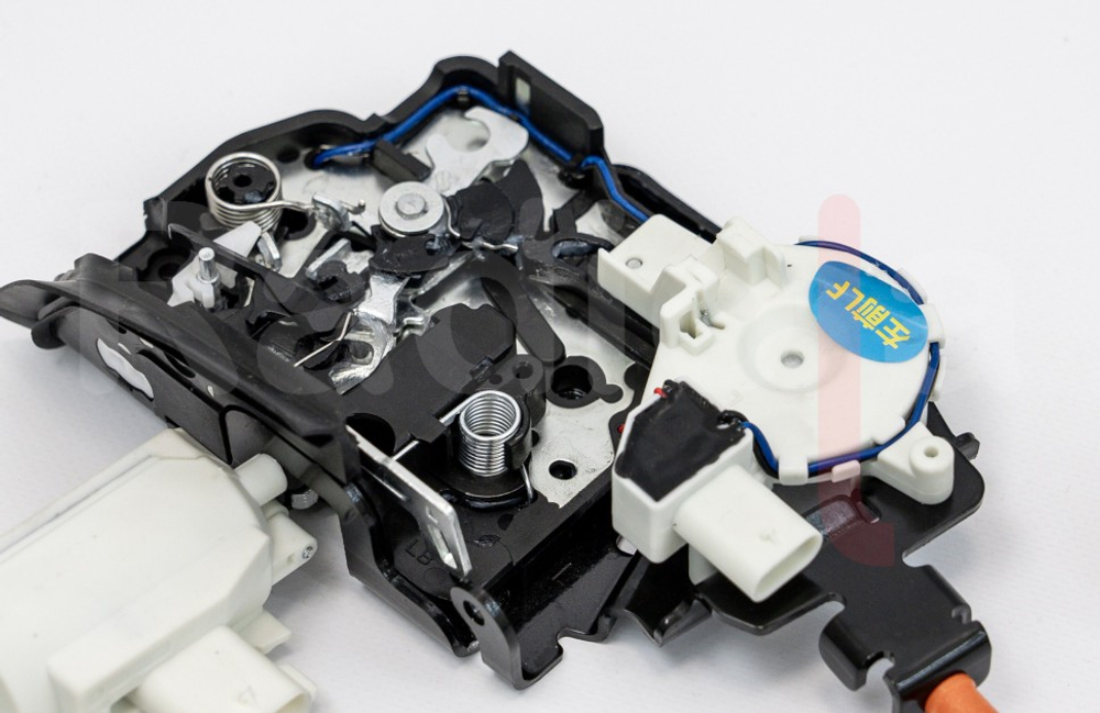 Автоматические доводчики на 4 двери для Audi и Porsche 2010-2024 - Radiola RDL-SAS-Z01