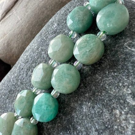 Амазонит. Камни для изделий на заказ. Цена зависит от вида заказанного изделия