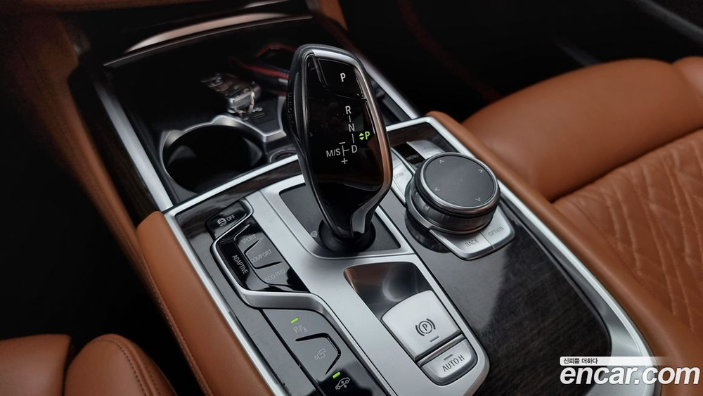 BMW 7 Series (G11) 740Li xDrive Design Pure Excellence (05.2021)