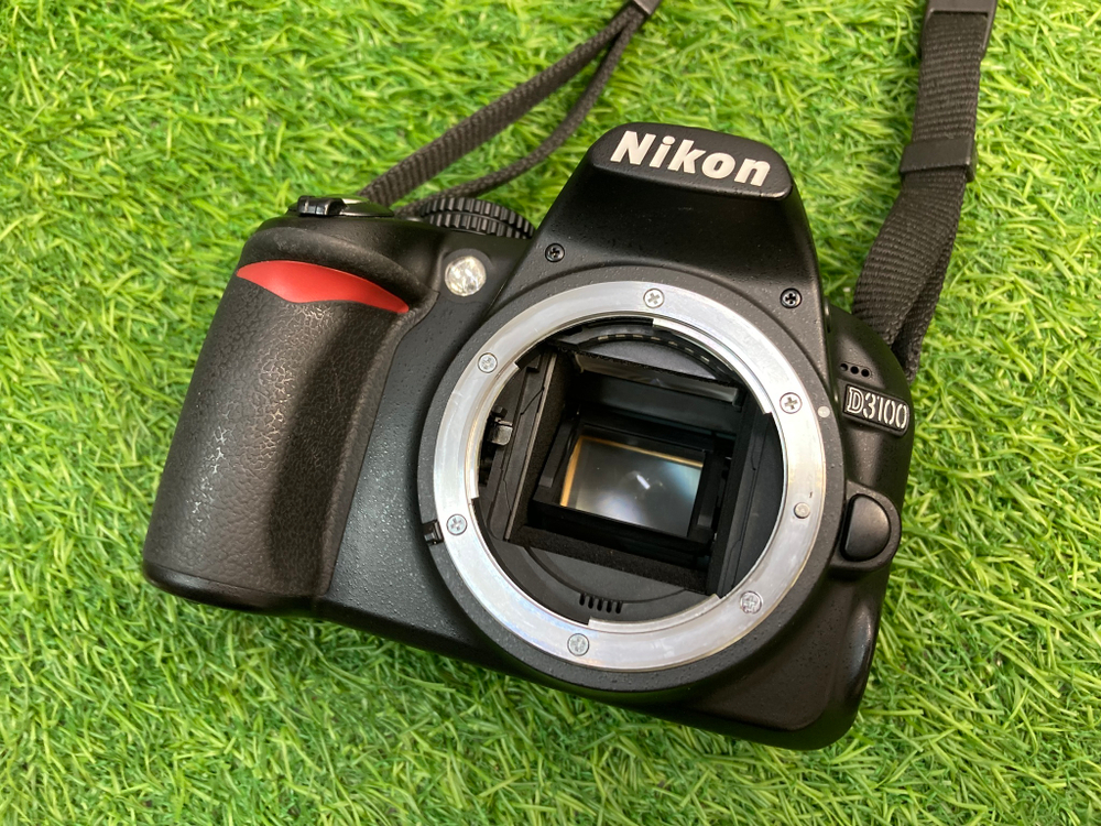 Nikon D3100 kit 18-55mm 3.5-5.6G VR 13.600 кадров
