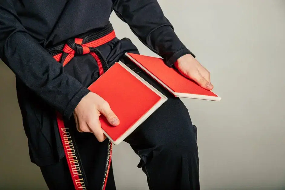 Доска для разбивания многоразовая красная 12 мм