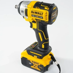 гайковерт 18V аккумуляторный бесщеточный Dewalt
