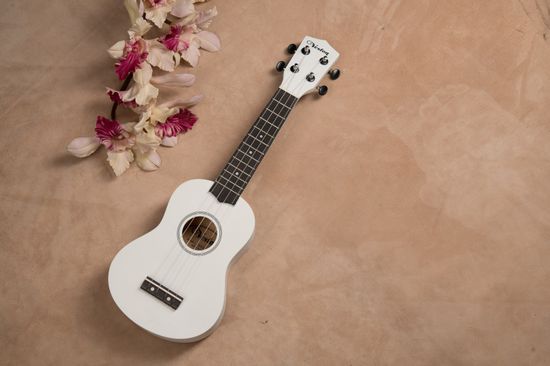 Укулеле сопрано VESTON KUS 15 WH