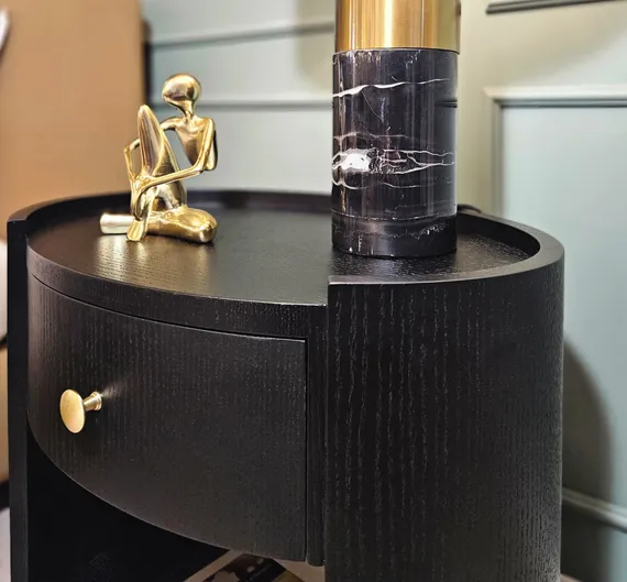 Прикроватная тумбочка 4439 с ящиком и полкой, черная