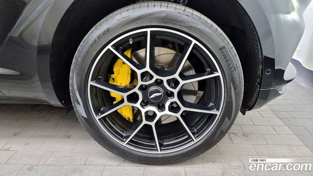 Aston Martin DBX 4.0 V8 (07.2021)