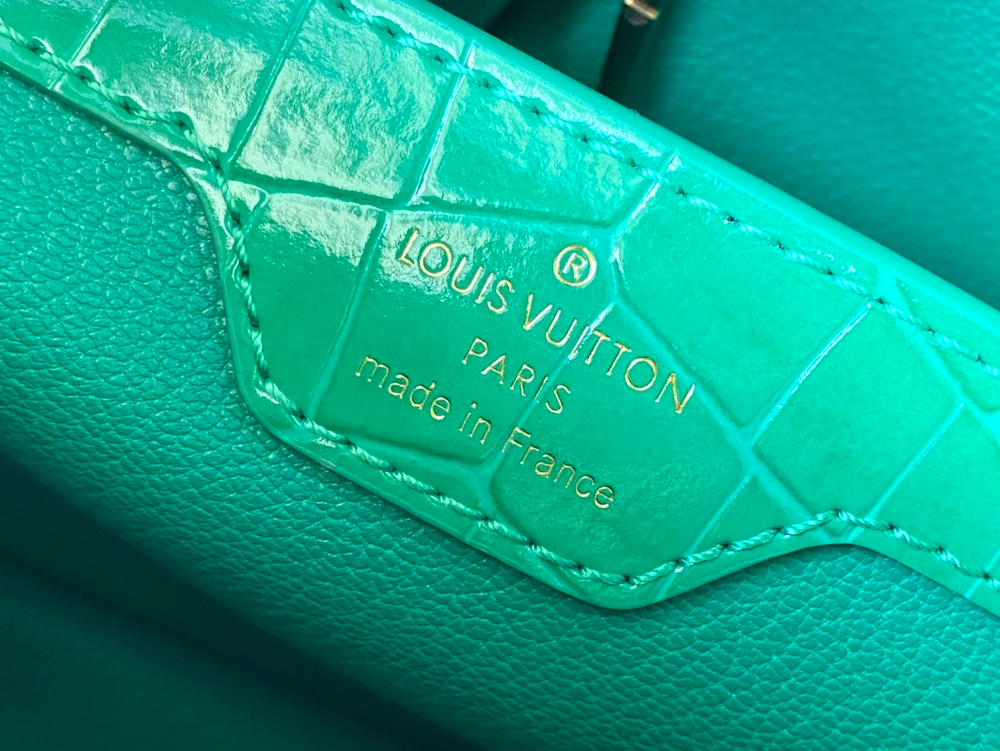 Louis Vuitton Capucines BB