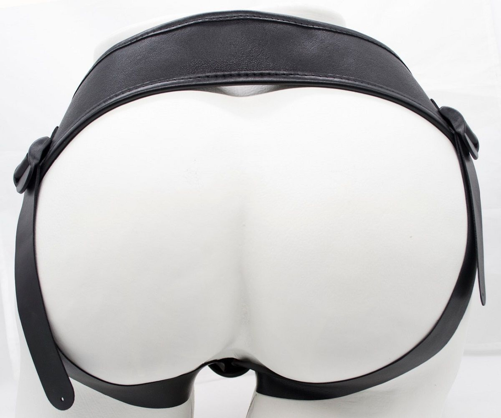 Страпон реалистичный LOVETOY Harness Classic, 18,5 см, на трусиках