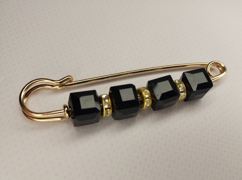 Булавка брошь "Агатовые камешки" для кардигана, пальто, платков, костюмов, шарфа, одежды .Цвет чёрный.