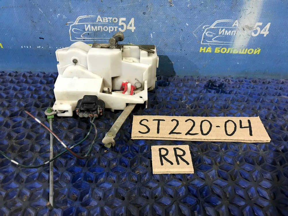 Замок двери задней правой TOYOTA AVENSIS 2001