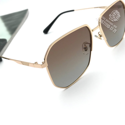 Солнечные очки Prada