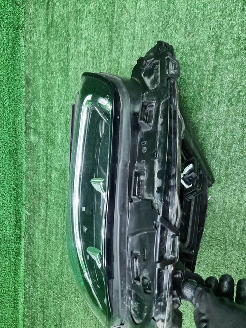 Фара правая Mercedes E W213 (2020-2023) LED