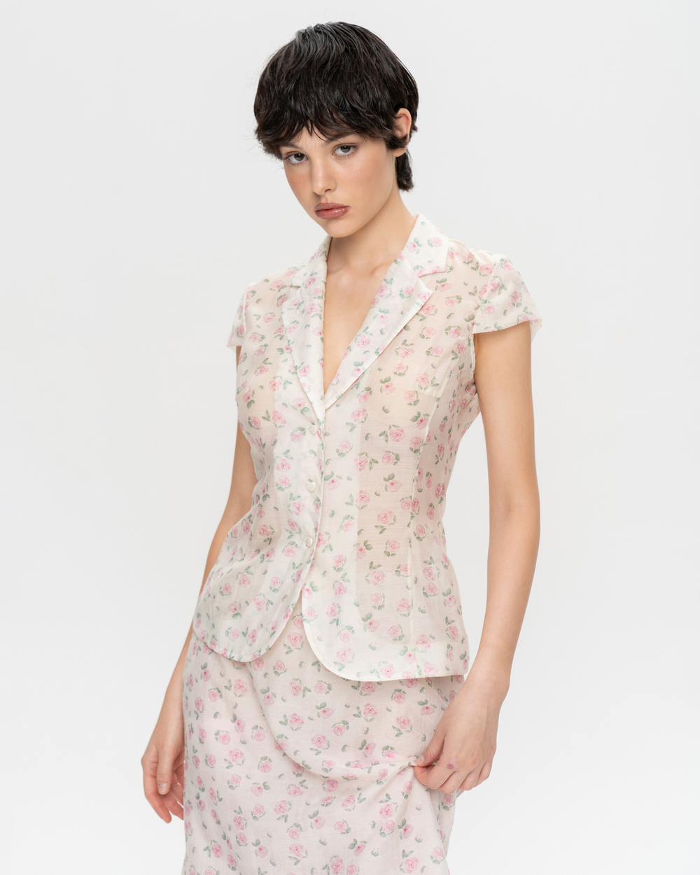 Блуза из органзы в мелкий цветочек