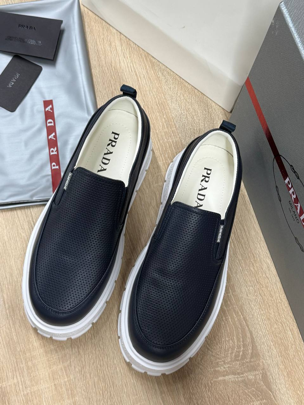 Слипоны Prada