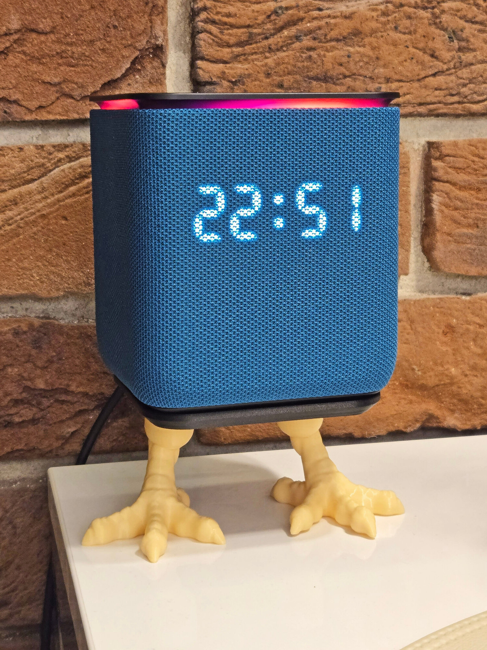 Шуточная подставка для Яндекс станции миди (Яндекс-Алиса) 3D печать, черная