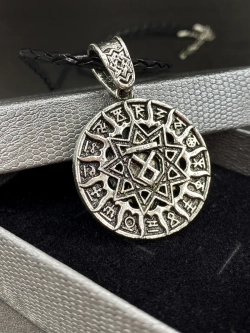 Славянская подвеска оберег Чертог Волка с рунами талисман