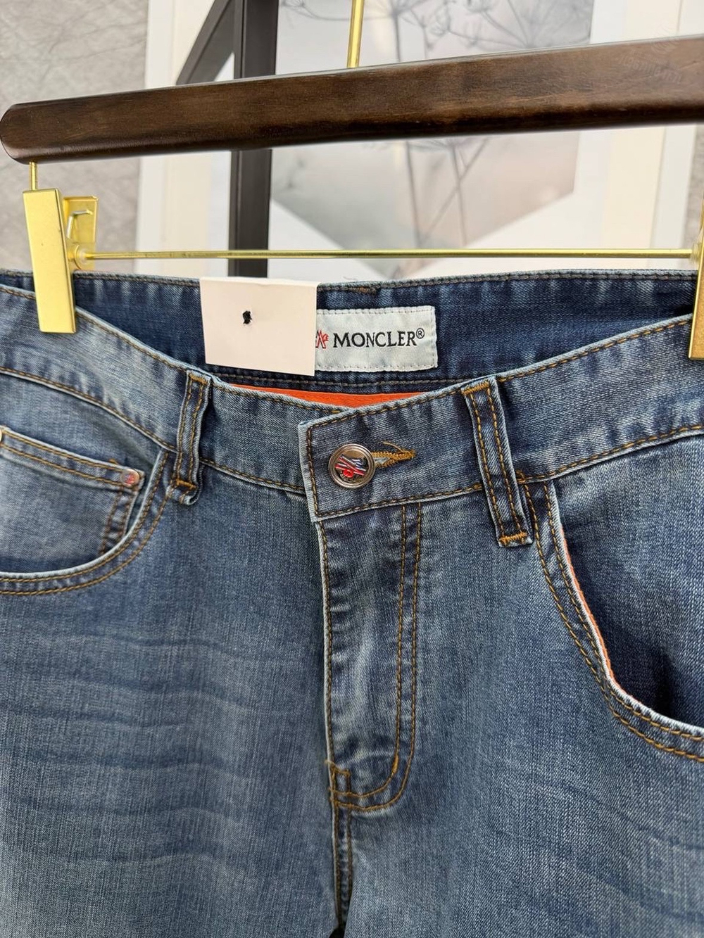 Джинсы Moncler