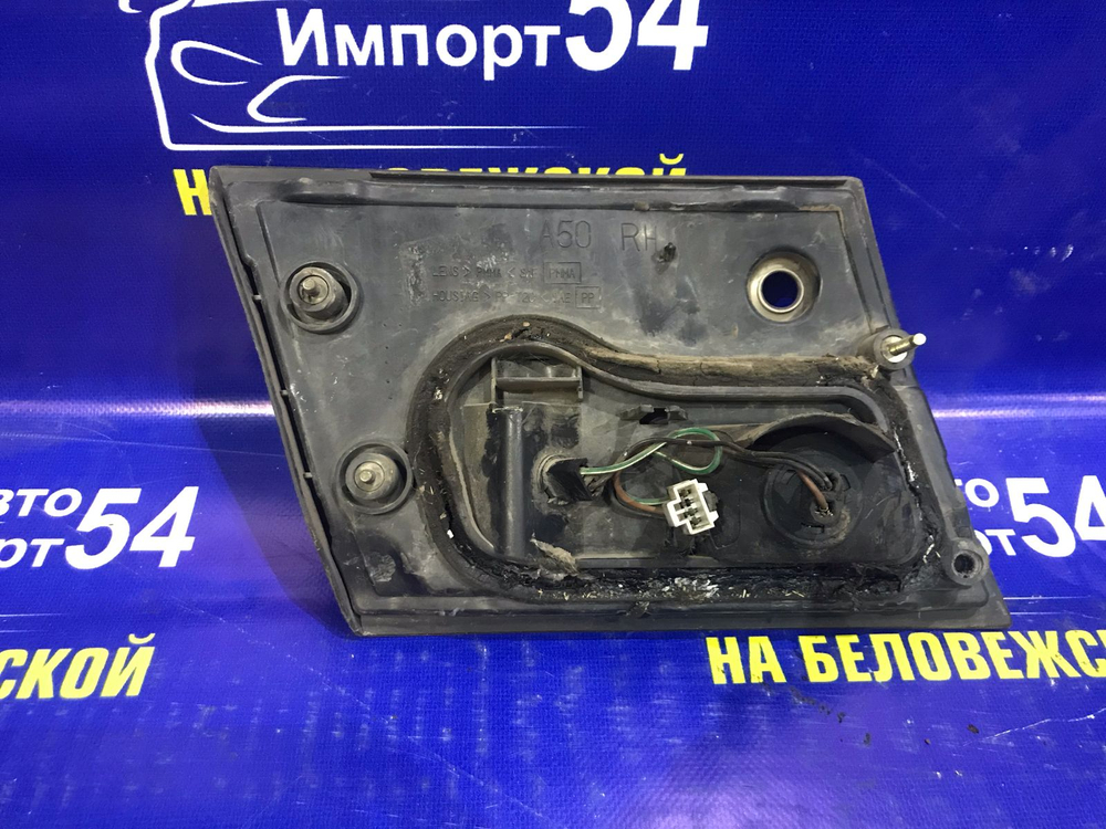 Вставка багажника правая NISSAN SUNNY 1998