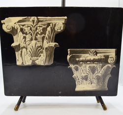 Газетница напольная в стиле Пьеро Форназетти. Черный лак, дерево, деколь. Италия, 1960–1970-е