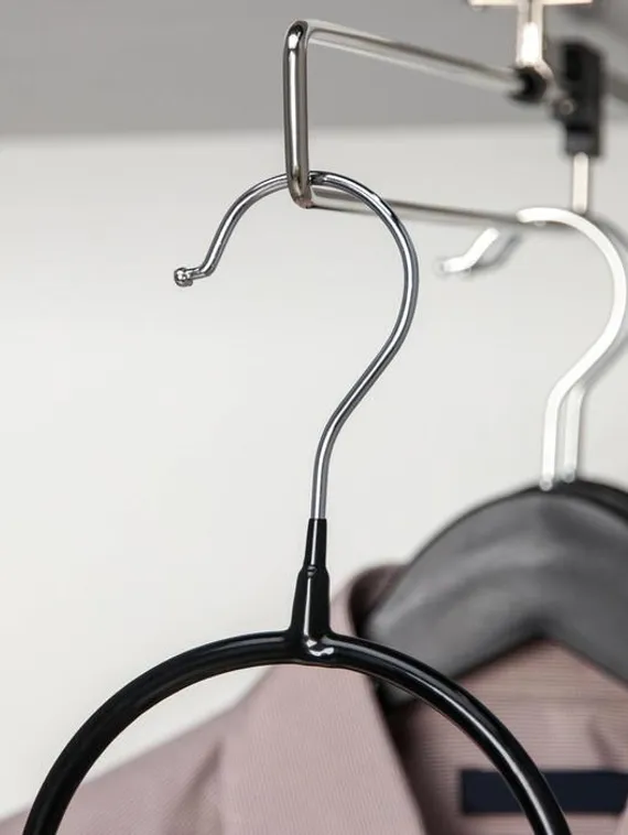 Вешалка для галстуков и шарфов Доляна, 13,5×23×0,7 см, антискользящее покрытие, цвет чёрный