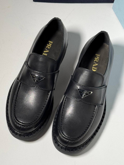 Лоферы Prada