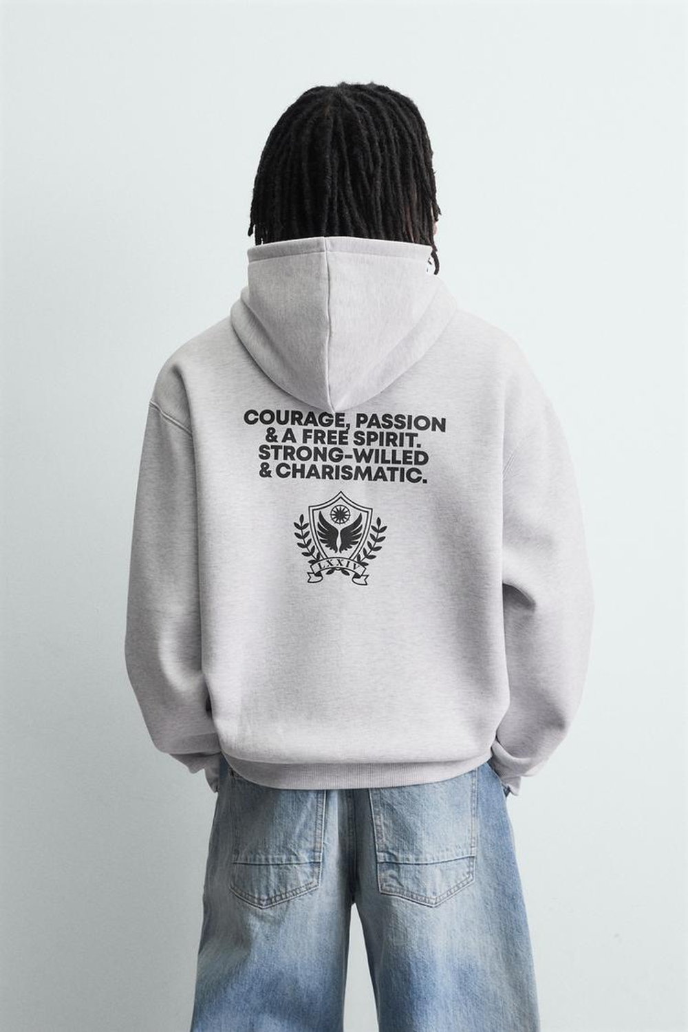 ZARA ТОЛСТОВКА С КОМБИНИРОВАННЫМИ НАДПИСЯМИ, СЕРЫЙ МЕЛАНЖ