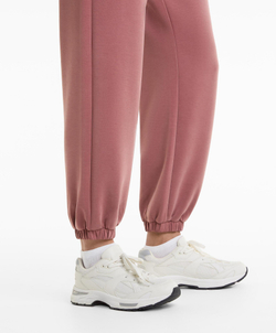 Oysho Брюки-джоггеры из ткани с модалом, розовый