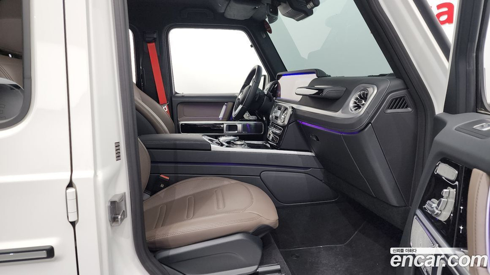 Mercedes-Benz G-Class W463b G400 d (08.2023)
