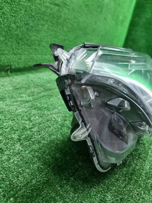 Фара левая Toyota Rav 4 CA40 (2015-2019) LED