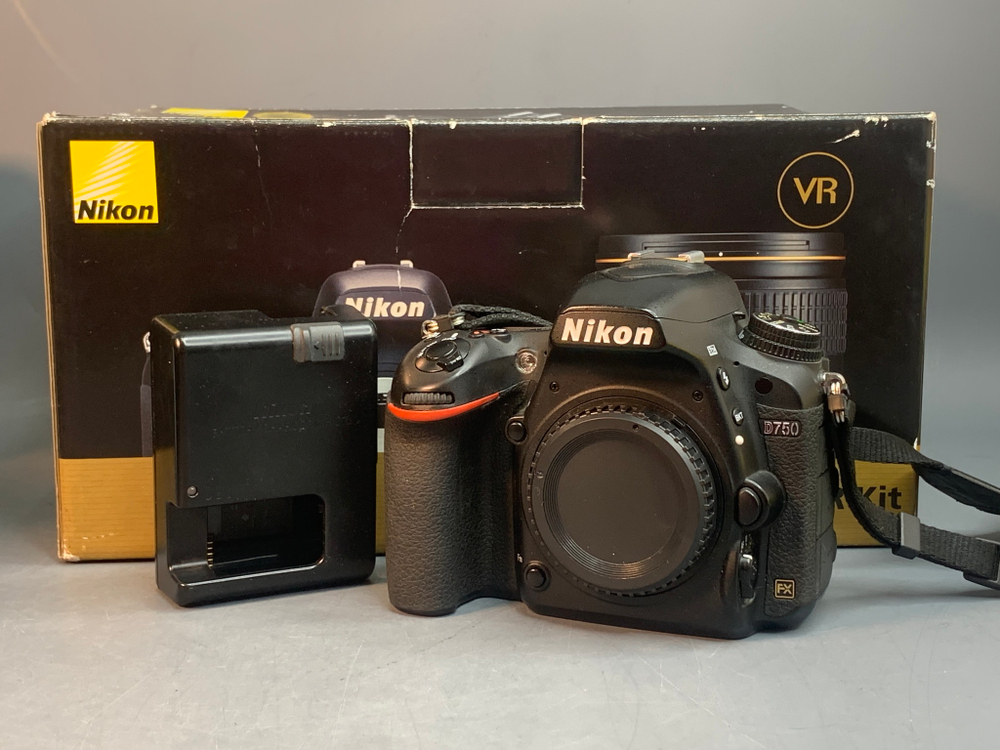 Nikon D750 39500 кадров