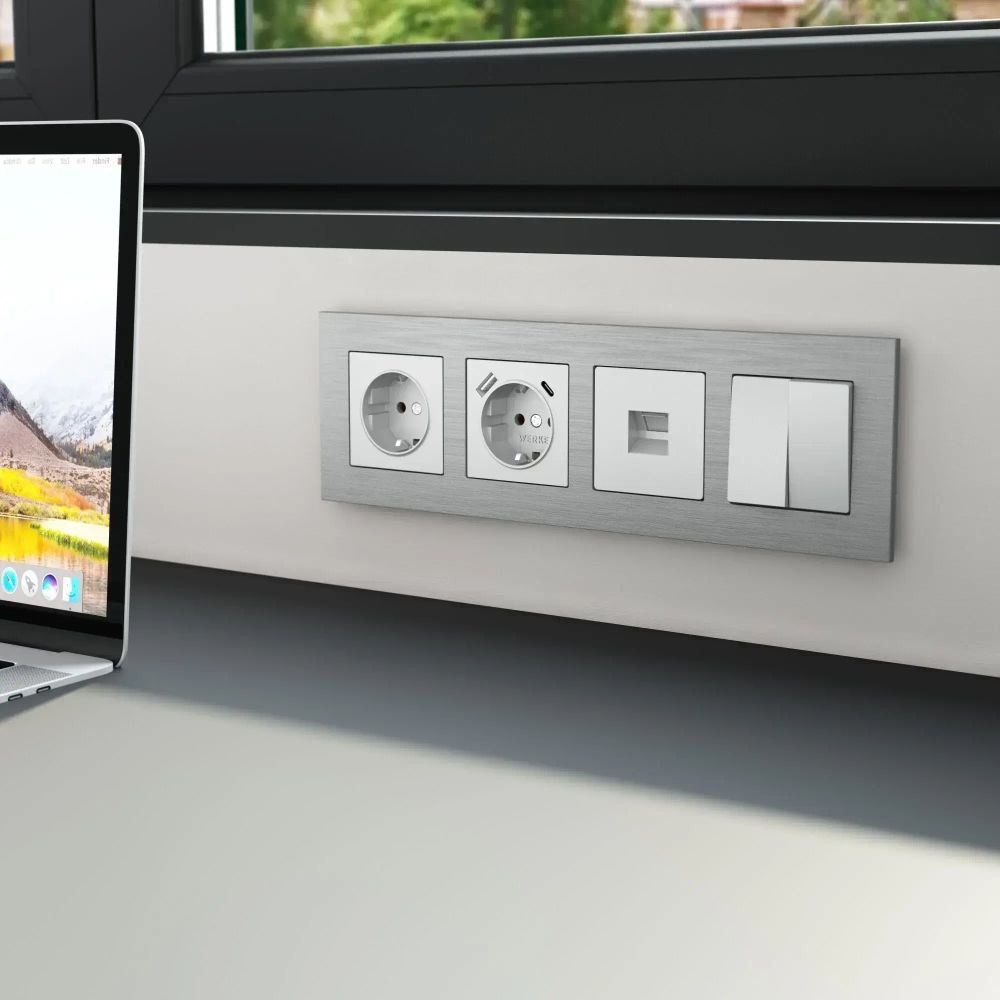 Рамка на 4 поста AluMax (алюминий) W0043506