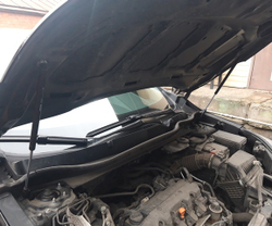 Упор (амортизатор) капота для Honda CR-V 5 (2016-) Autoinnovation.04-04
