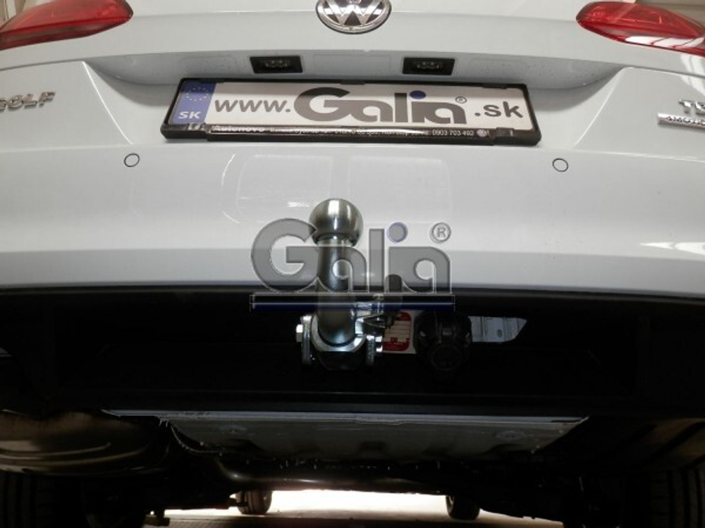 Фаркоп оцинкованный Galia V073C для Volkswagen Golf VII универсал 2WD/4WD 2013-(паспорт и сертификат в комплекте)(без электрики)