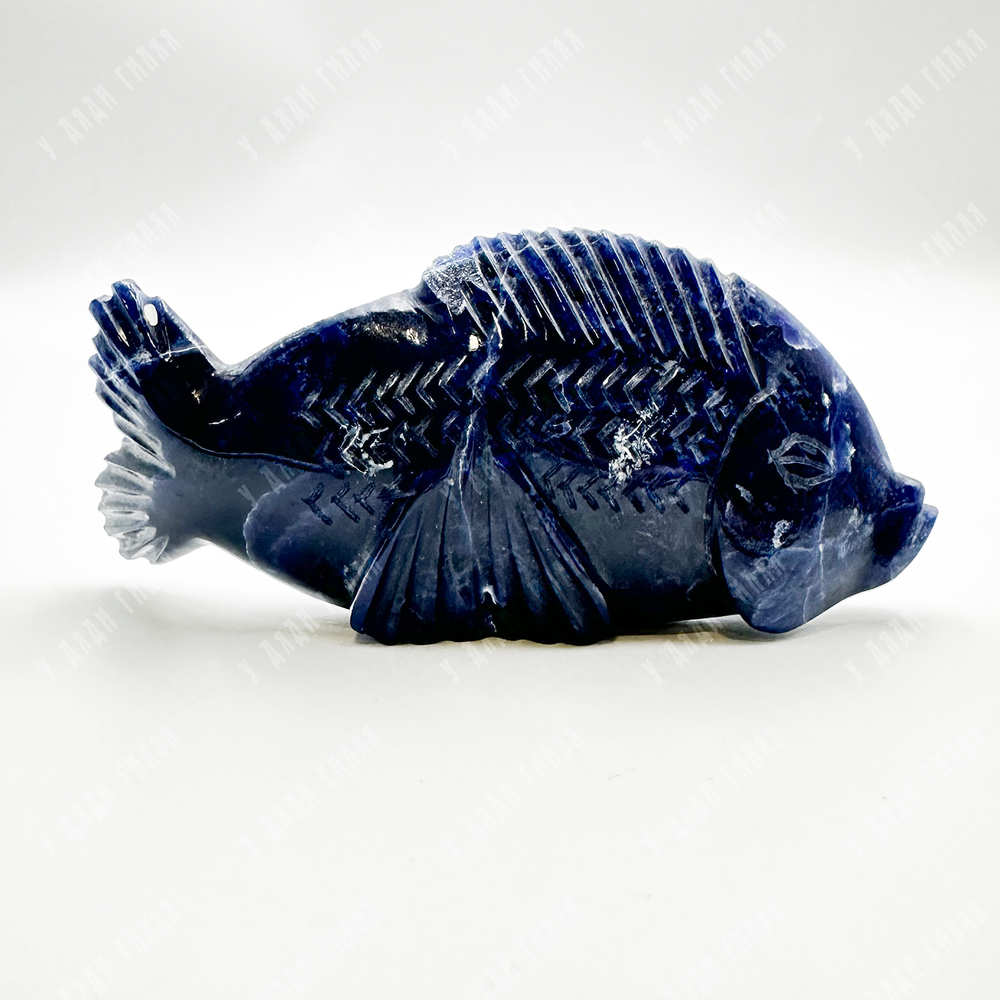 Лазуритовый карп малый [каменная фигурка]. Лазурит, резьба. XX в.