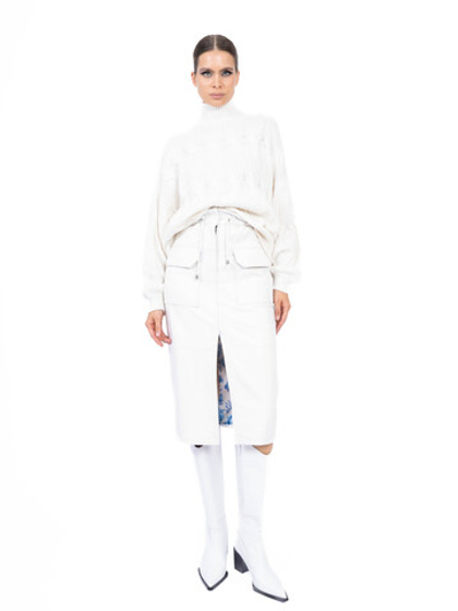 Женская кожаная юбка белая с карманами и разрезом