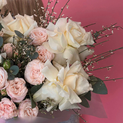 Авторская композиция с изысканными французскими розами