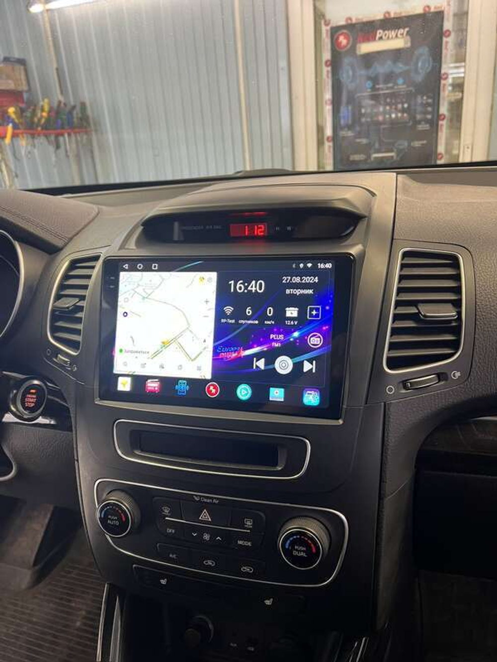 Магнитола для KIA Sorento 2 XM 2012-2020 (отдельный экран климата, без штатной КЗВ) - FarCar BX224NM-360 монитор 9.5" 2K QLED на Android 13, 6Гб+128Гб, CarPlay, 4G SIM-слот, 4 камеры в комплекте