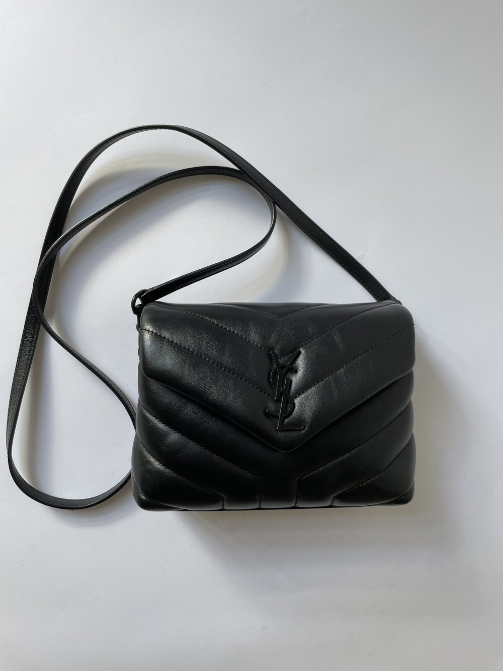 Сумка Yves Saint Laurent LouLou Tablet Holder Flap Bag Matelasse