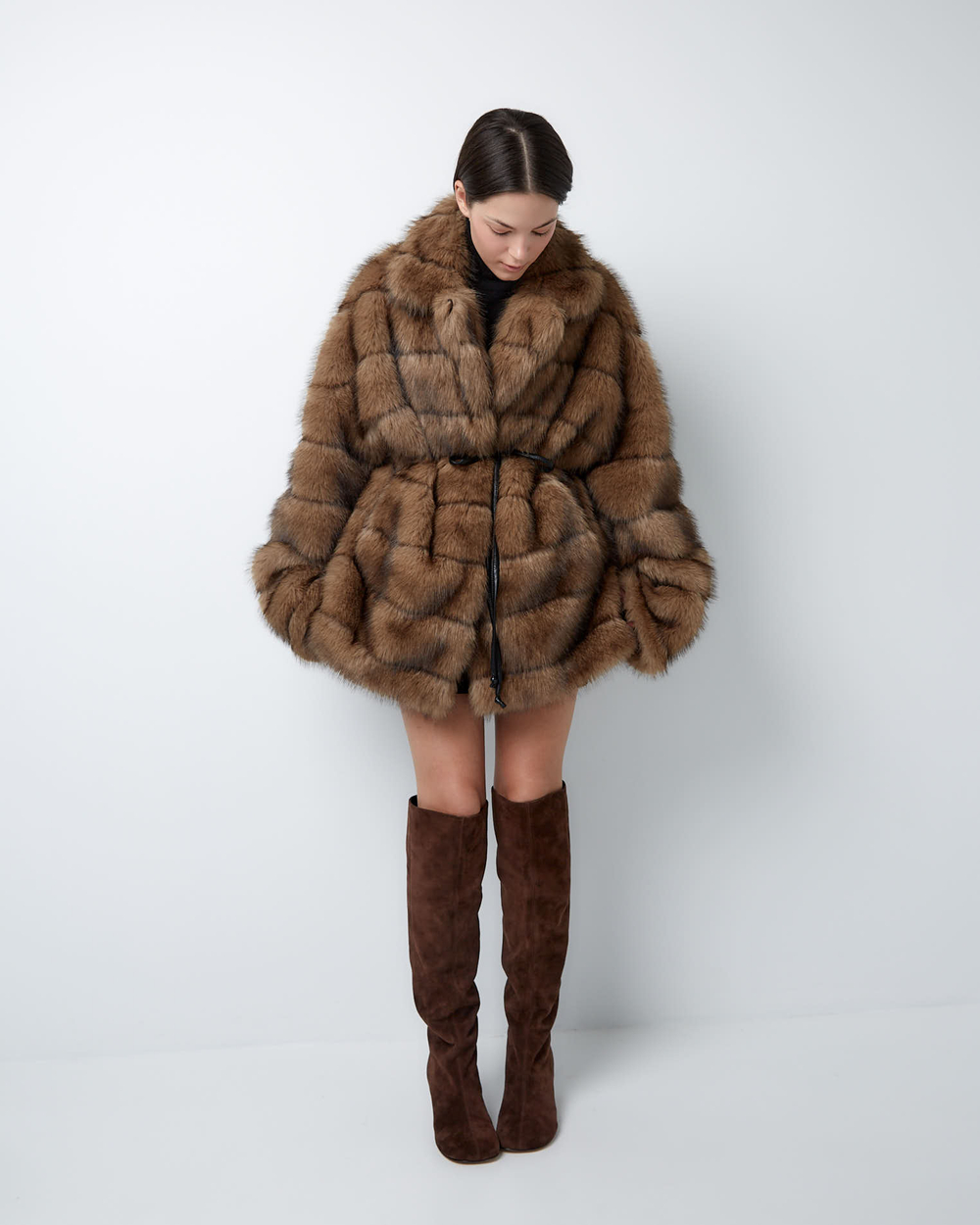 Шуба укороченная из искусственного меха соболя ореховый