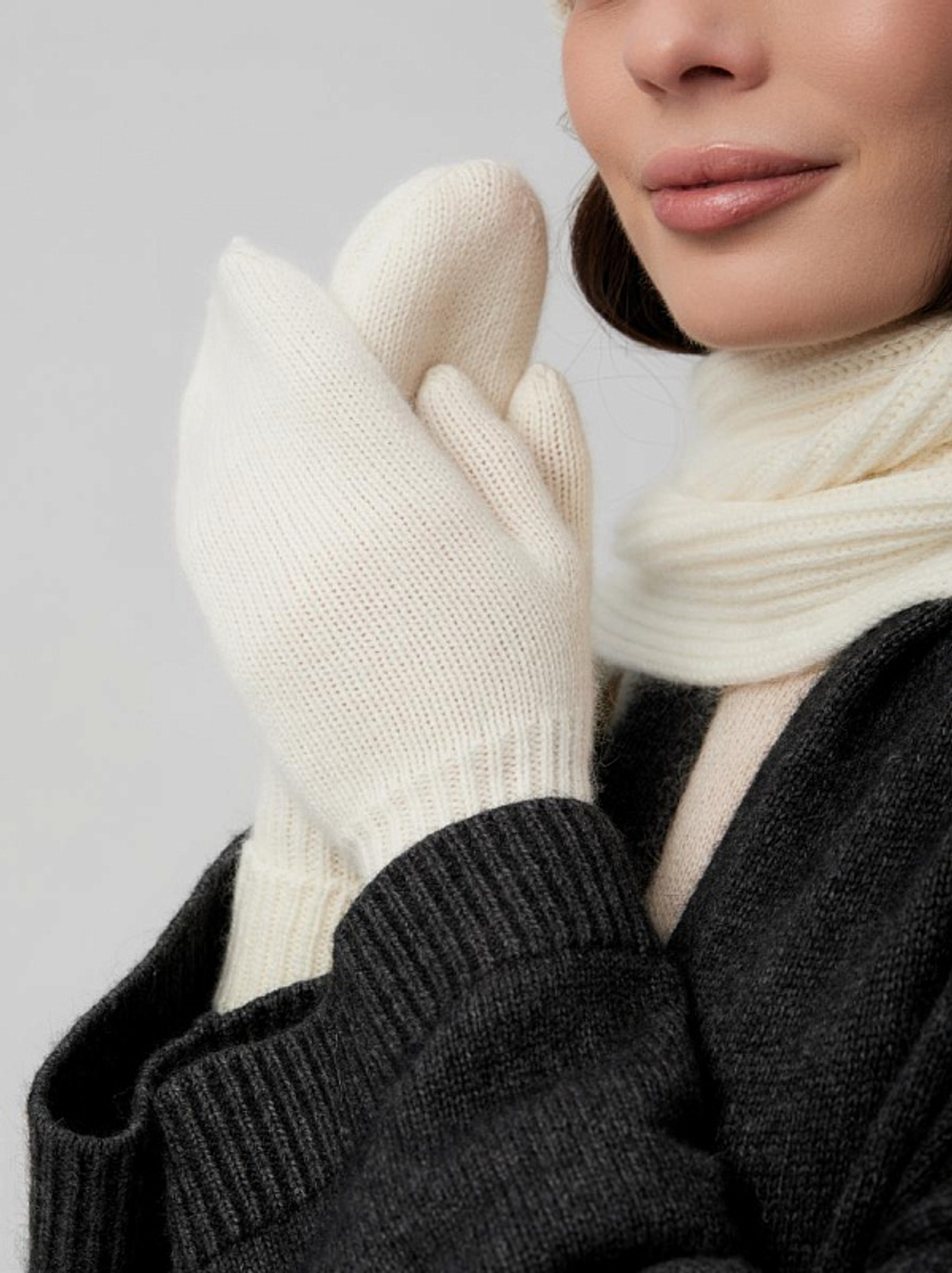 Варежки В805-02 экрю