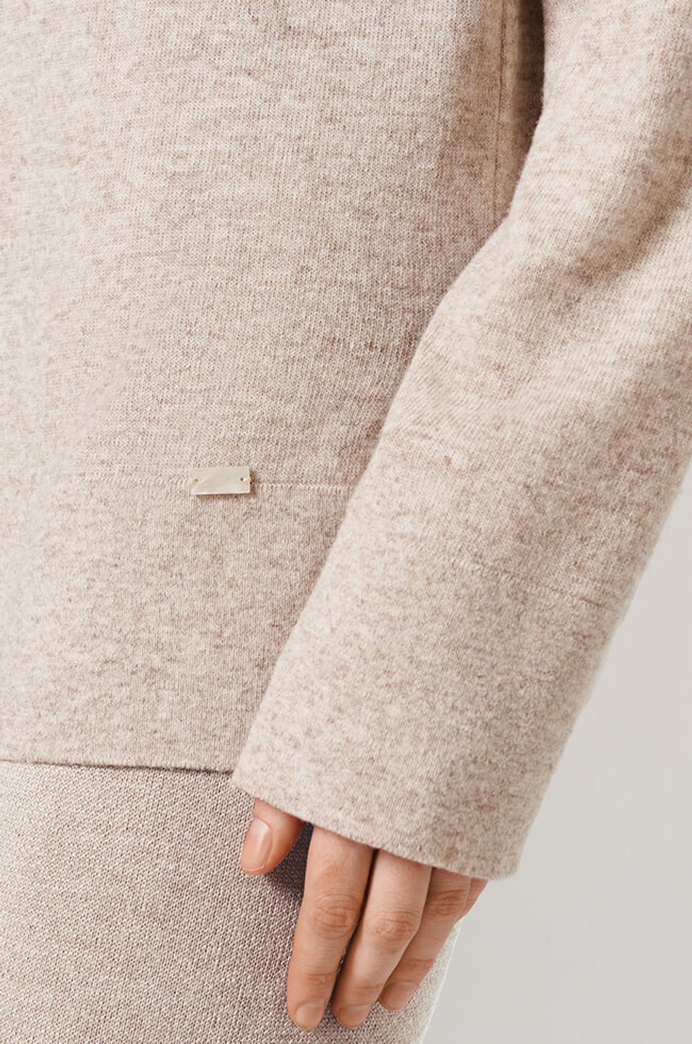 23116 Свитер женский (серо-бежевый меланж)