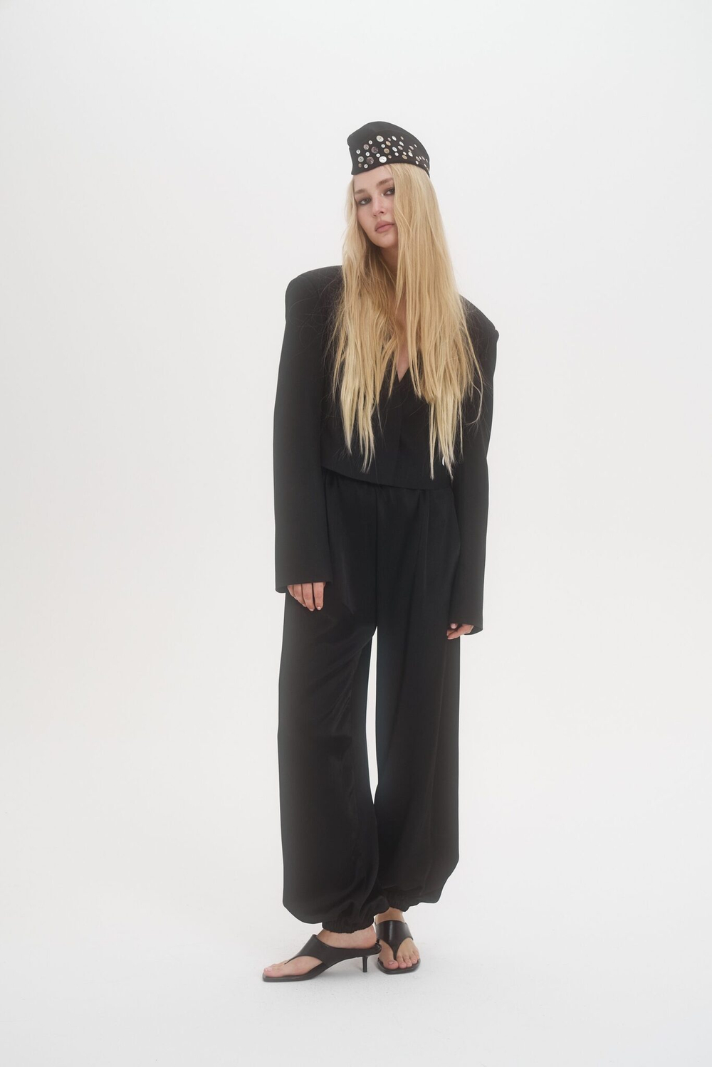 Укороченный приталенный жакет