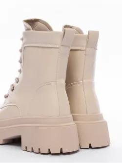 Зимние ботинки на высокой платформе