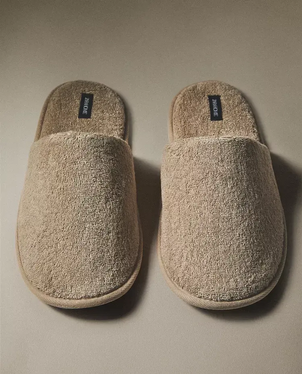 ZARA HOME МАХРОВЫЕ ТАПОЧКИ, БЕЖЕВЫЙ
