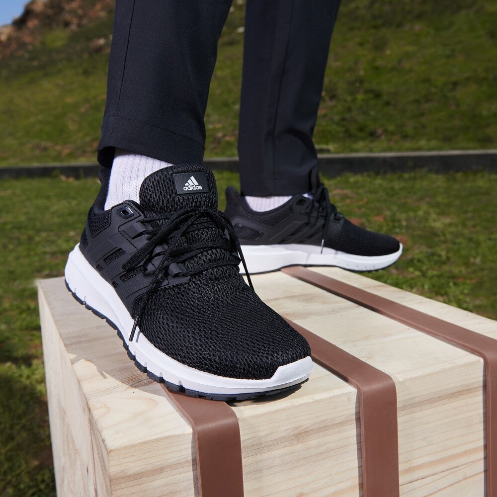 Кроссовки adidas Ultimashow